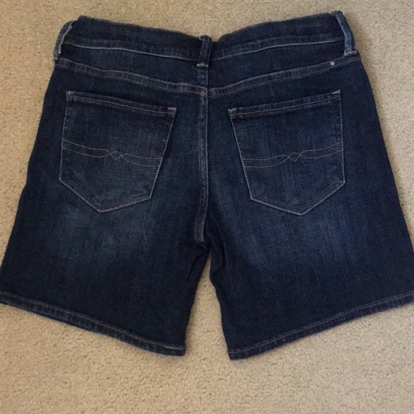 Lucky Brand Blue Denim - The Roll Up Shorts Size 24 - Picture 2 of 13